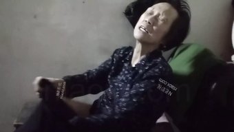 Азиатские Милфы Становятся Непослушными В Горячем Тройничке